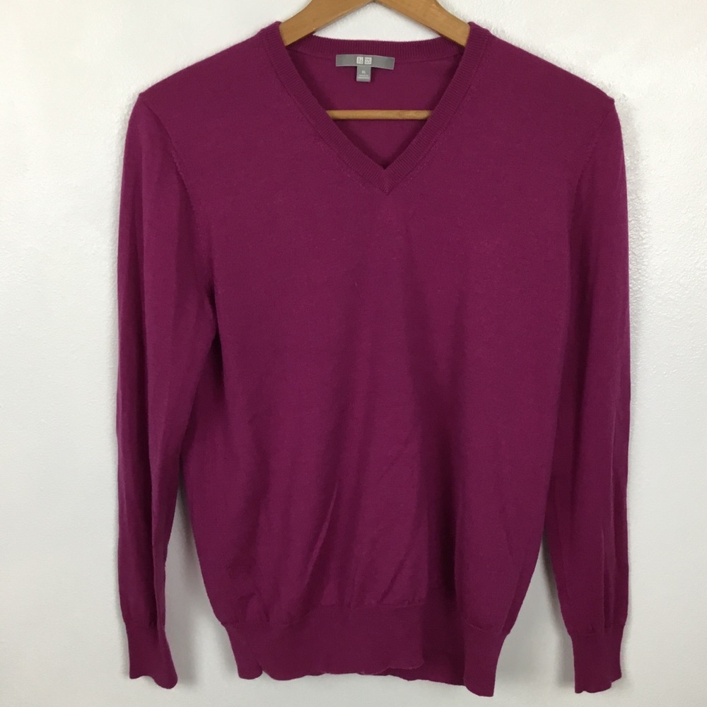 UNIQLO 100% New Wool Lightweight Soft Fuchsia Purple Pullover V Neck Sweater